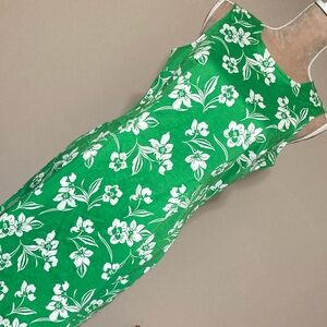 ⭐️⭐️ Chadwick’s green floral dress - 97% cotton - size 8